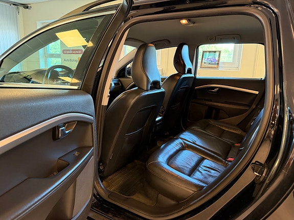 Volvo V70 19 of 28