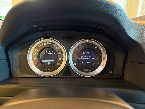 Volvo V70 27 of 28
