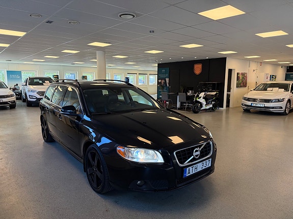 Volvo V70 3 of 28