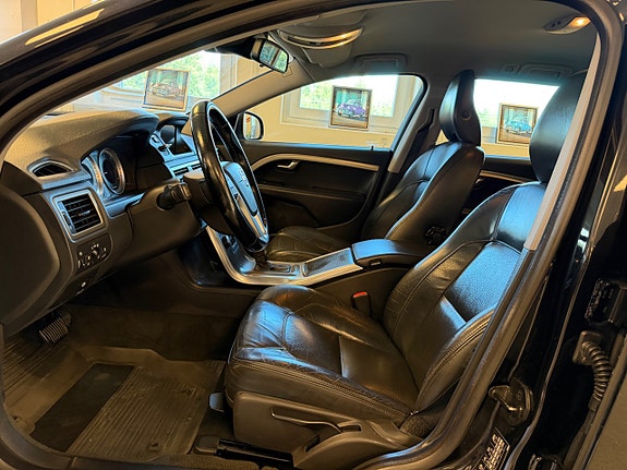 Volvo V70 18 of 28