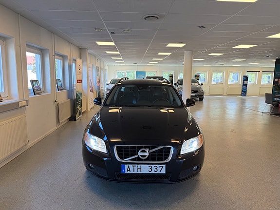 Volvo V70 4 of 28
