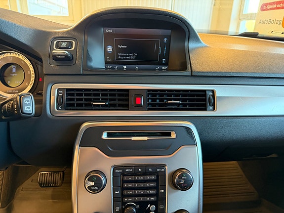 Volvo V70 25 of 28