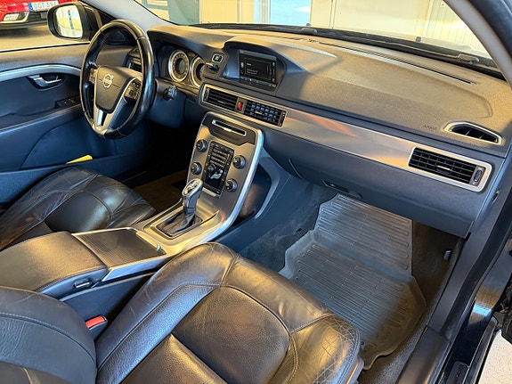 Volvo V70 21 of 28