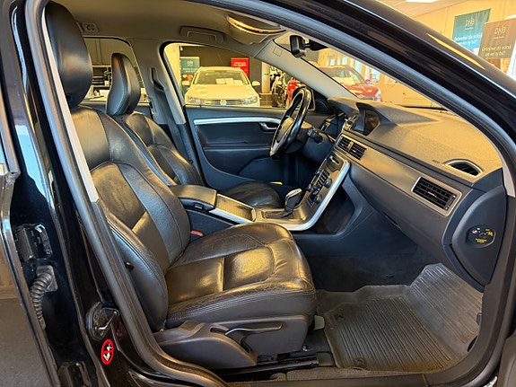 Volvo V70 22 of 28