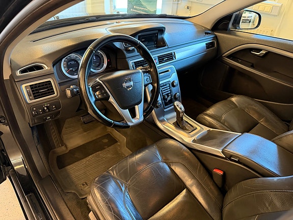 Volvo V70 17 of 28