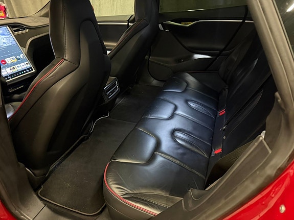 Tesla Model S 12 of 14