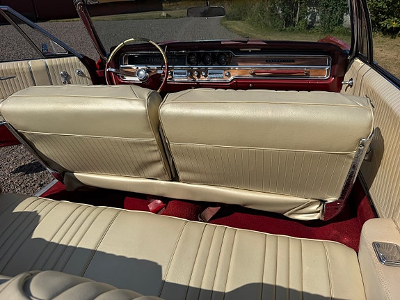 Pontiac Bonneville 16 of 27
