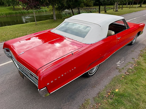 Pontiac Bonneville 9 of 27
