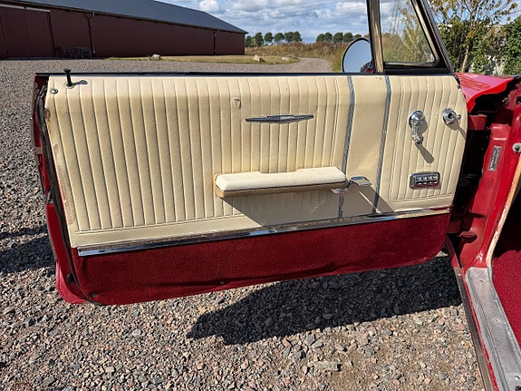 Pontiac Bonneville 12 of 27