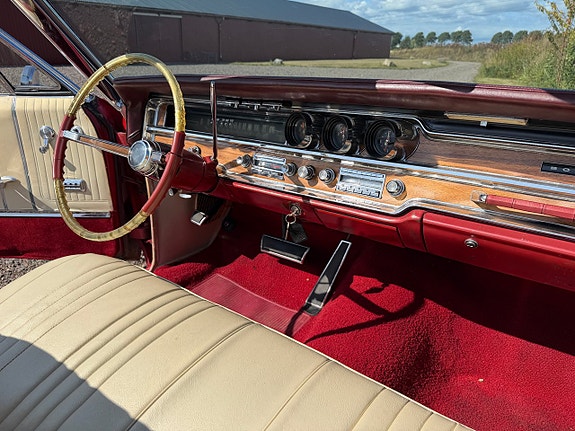 Pontiac Bonneville 19 of 27