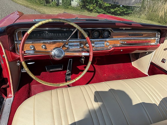 Pontiac Bonneville 15 of 27