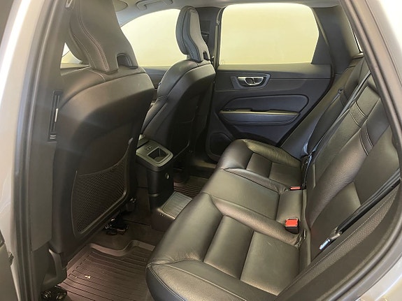 Volvo XC60 14 of 18