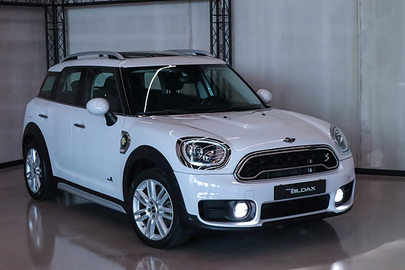 MINI Countryman SE 2 of 14