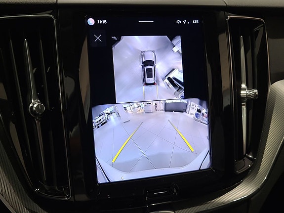 Volvo XC60 14 of 19