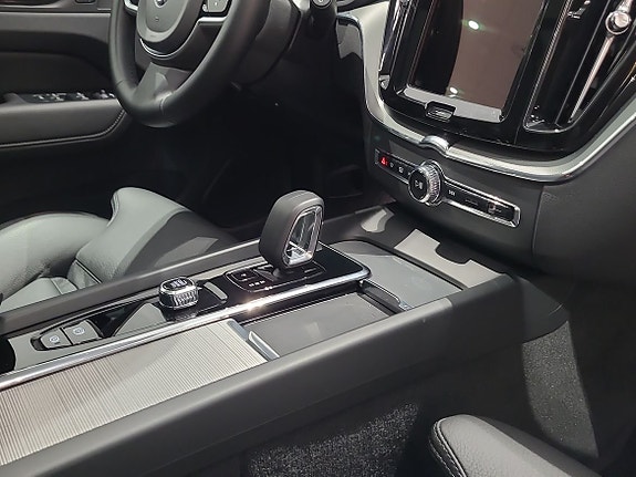 Volvo XC60 17 of 19