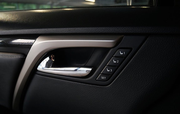 Lexus RX450h 17 of 25