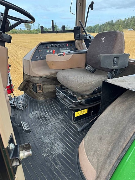 John Deere 8100 års 95 Tim 6900 väldigt fint skick 8 of 12