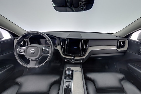 Volvo XC60 13 of 28