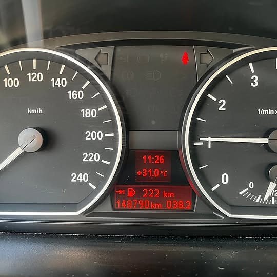 BMW 116i 2 of 6
