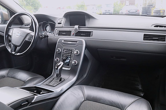 Volvo V70 10 of 20