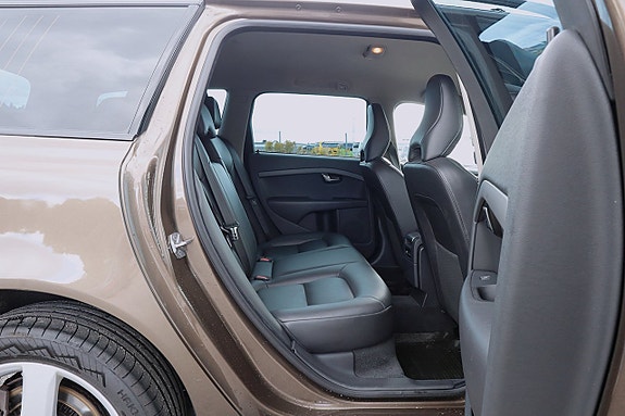 Volvo V70 13 of 20