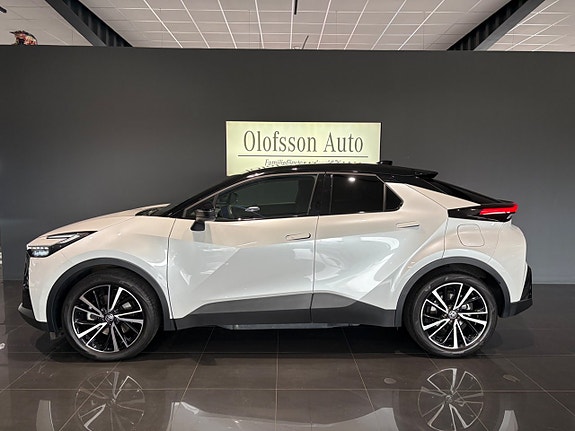 Toyota C-HR 2 of 12