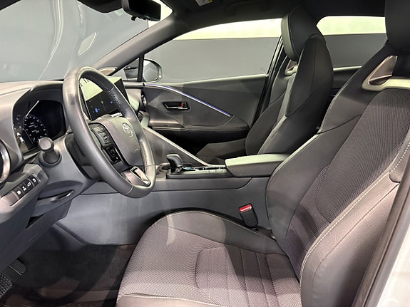 Toyota C-HR 10 of 12