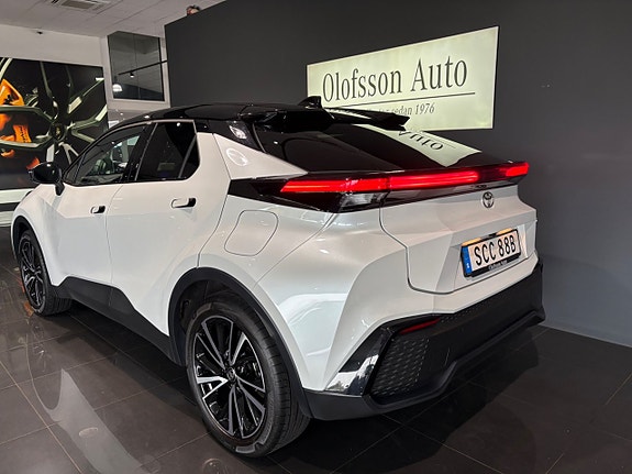 Toyota C-HR 3 of 12