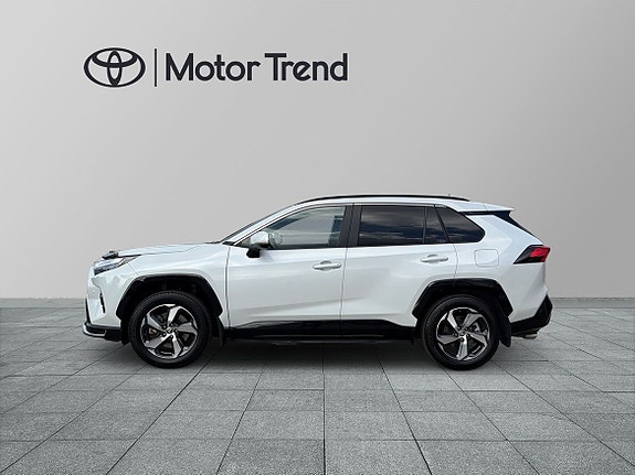 Toyota RAV4 Plug-in Hybrid 4 of 27