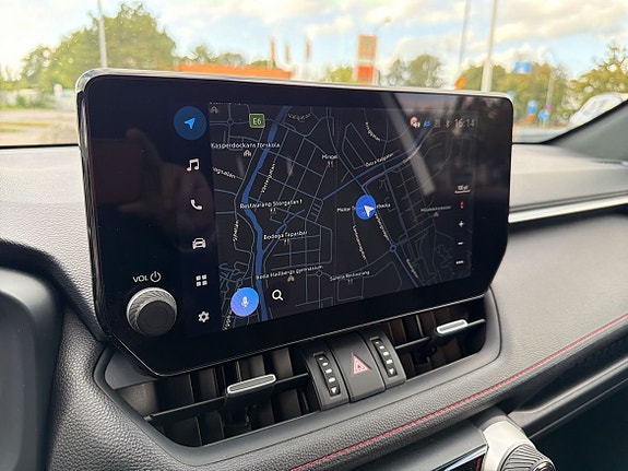 Toyota RAV4 Plug-in Hybrid 22 of 27