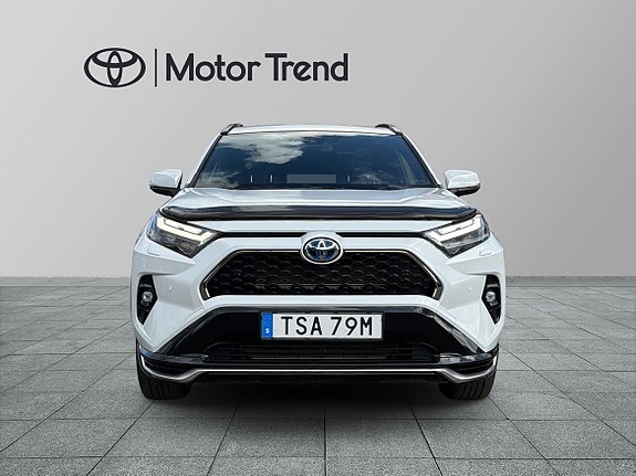Toyota RAV4 Plug-in Hybrid 6 of 27