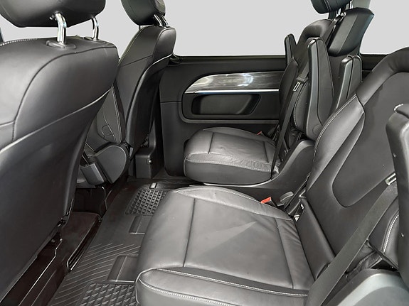 Mercedes-Benz EQV300 9 of 14