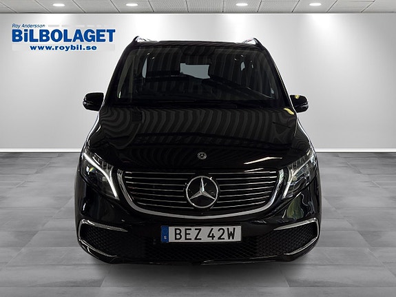 Mercedes-Benz EQV300 13 of 14