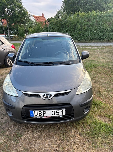 Hyundai i10 2 of 11
