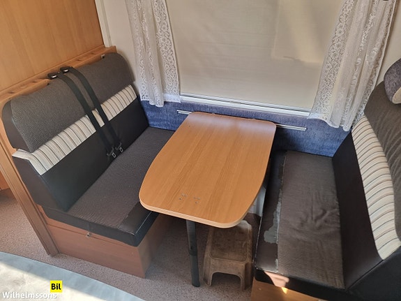 Knaus SPORT 500 ALKOV 4 BÄLTADE PLATSER 7 800 MIL SOLCELL PORTABEL AC 9 of 19