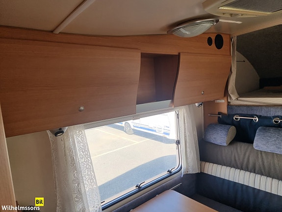 Knaus SPORT 500 ALKOV 4 BÄLTADE PLATSER 7 800 MIL SOLCELL PORTABEL AC 12 of 19