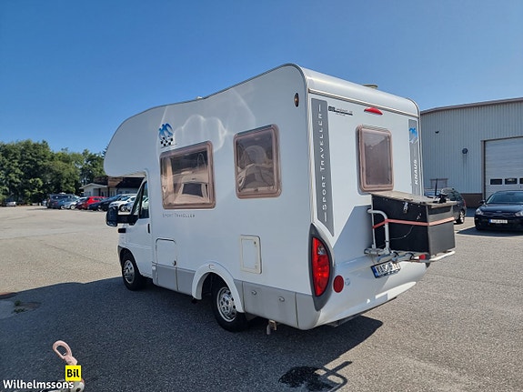 Knaus SPORT 500 ALKOV 4 BÄLTADE PLATSER 7 800 MIL SOLCELL PORTABEL AC 5 of 19