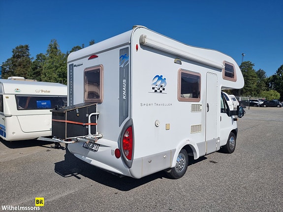 Knaus SPORT 500 ALKOV 4 BÄLTADE PLATSER 7 800 MIL SOLCELL PORTABEL AC 2 of 19