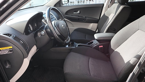 Kia Ceed 5 of 15