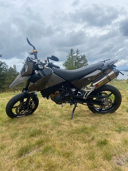 KTM 690 SM PRESTIGE (A2) 2 of 4