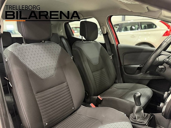 Renault Clio 14 of 21