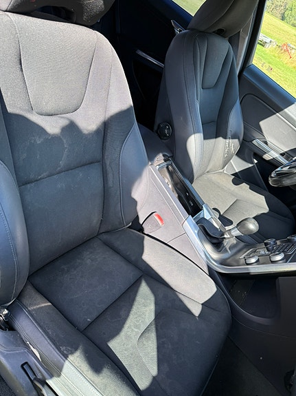 Volvo V60 2 of 9