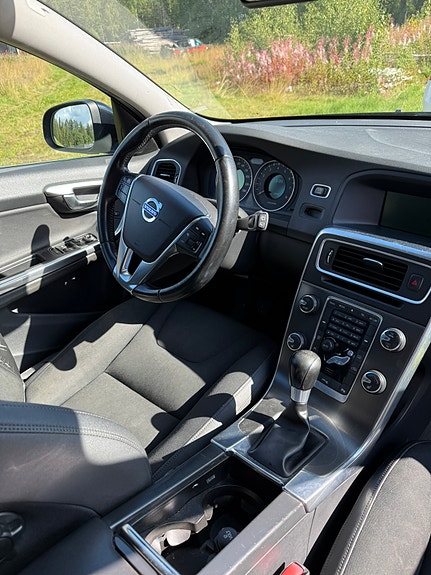 Volvo V60 3 of 9