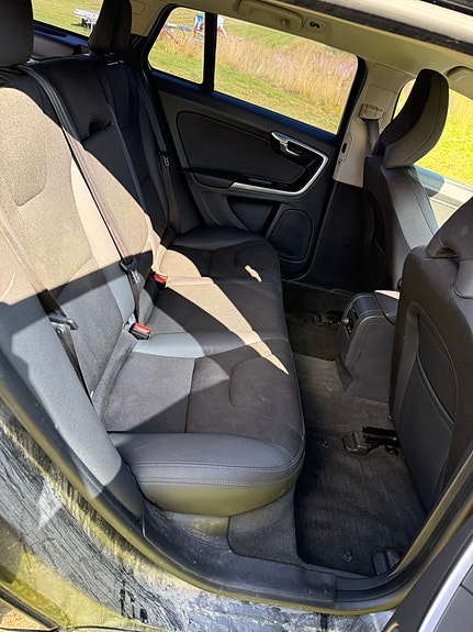 Volvo V60 4 of 9