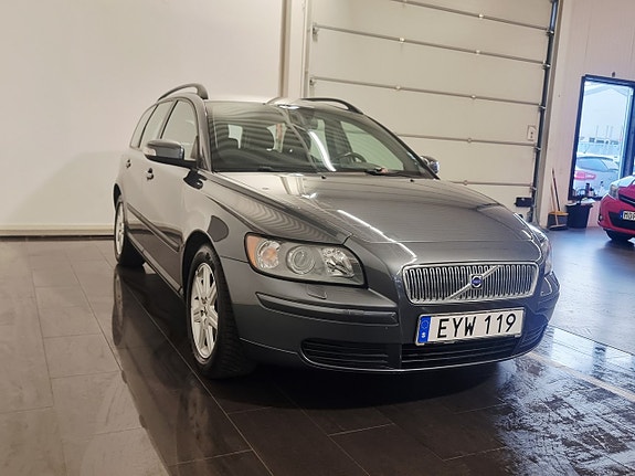 Volvo V50 4 of 21