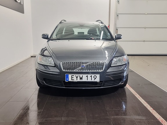 Volvo V50 3 of 21