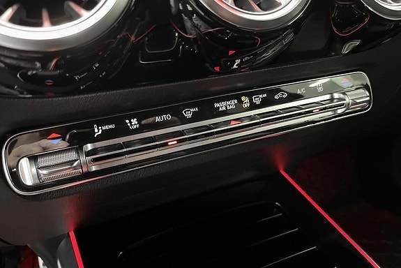 Mercedes-Benz EQA300 13 of 14