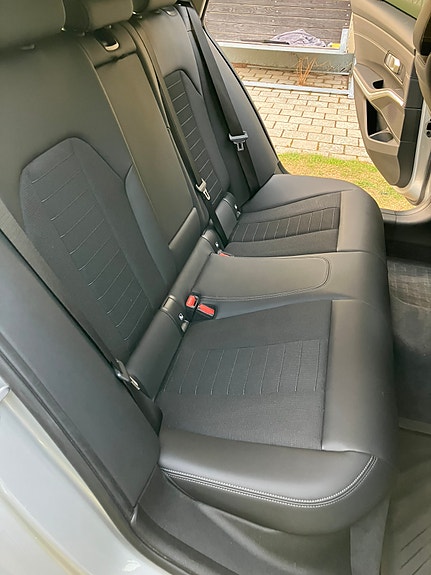 BMW 320d 9 of 12