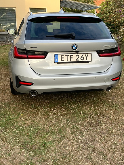 BMW 320d 3 of 12