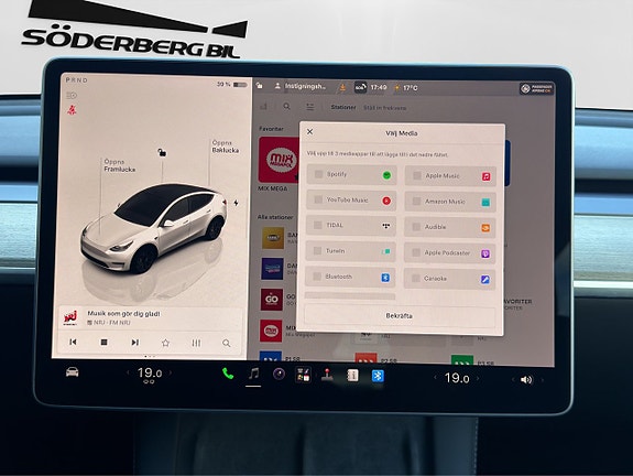 Tesla Model Y 19 of 30